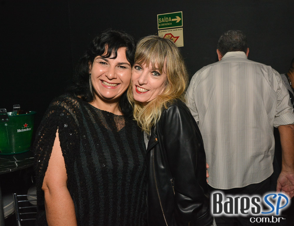 Noite das Divas embalou o sábado com muito Flash Back no Akbar Lounge e Disco Noite das Divas embalou o sábado com muito Flash Back no Akbar Lounge e Disco