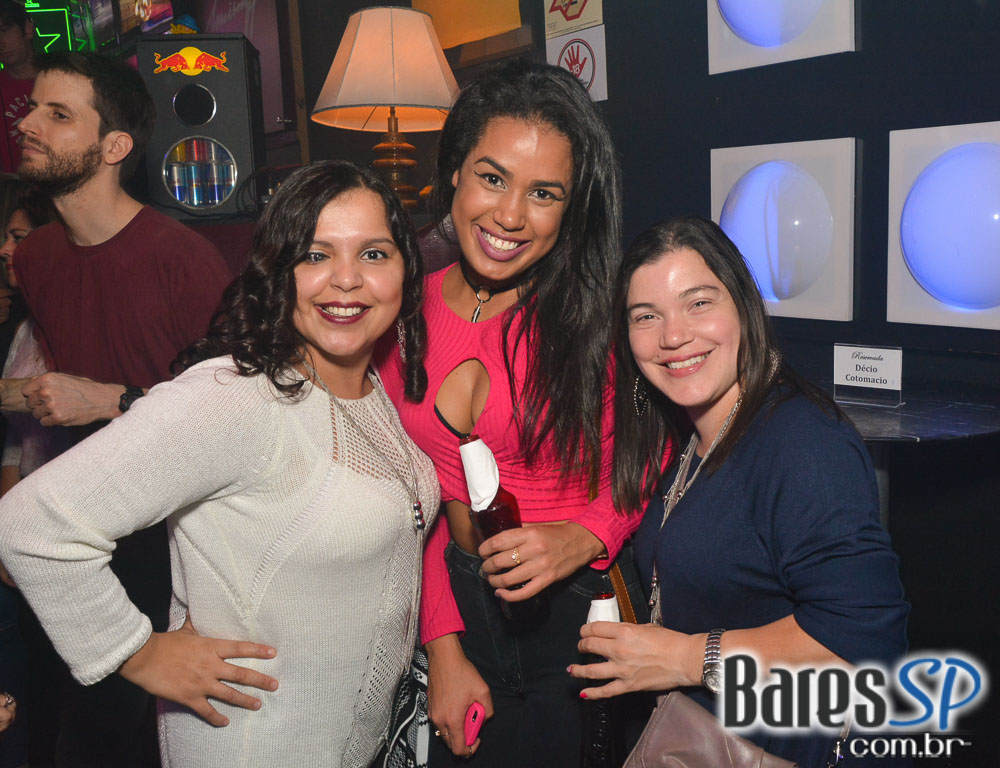 Noite das Divas embalou o sábado com muito Flash Back no Akbar Lounge e Disco Noite das Divas embalou o sábado com muito Flash Back no Akbar Lounge e Disco