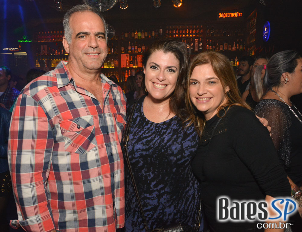 Noite das Divas embalou o sábado com muito Flash Back no Akbar Lounge e Disco Noite das Divas embalou o sábado com muito Flash Back no Akbar Lounge e Disco