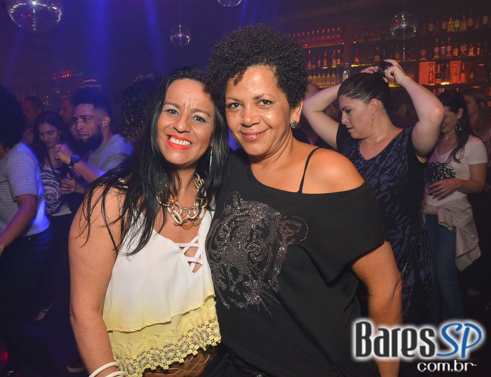 Noite das Divas embalou o sábado com muito Flash Back no Akbar Lounge e Disco Noite das Divas embalou o sábado com muito Flash Back no Akbar Lounge e Disco