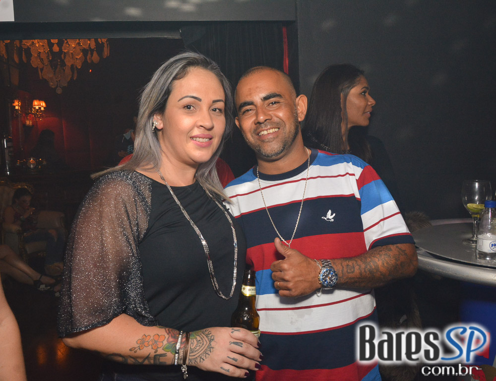 Noite das Divas embalou o sábado com muito Flash Back no Akbar Lounge e Disco Noite das Divas embalou o sábado com muito Flash Back no Akbar Lounge e Disco