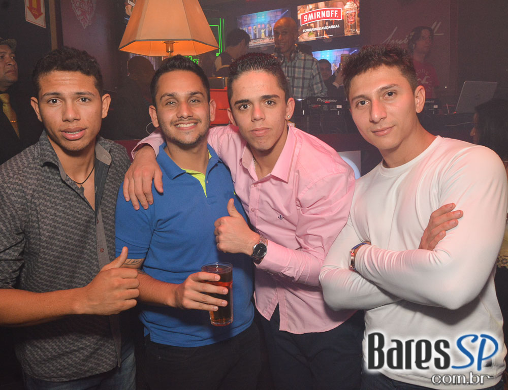 Noite das Divas embalou o sábado com muito Flash Back no Akbar Lounge e Disco Noite das Divas embalou o sábado com muito Flash Back no Akbar Lounge e Disco