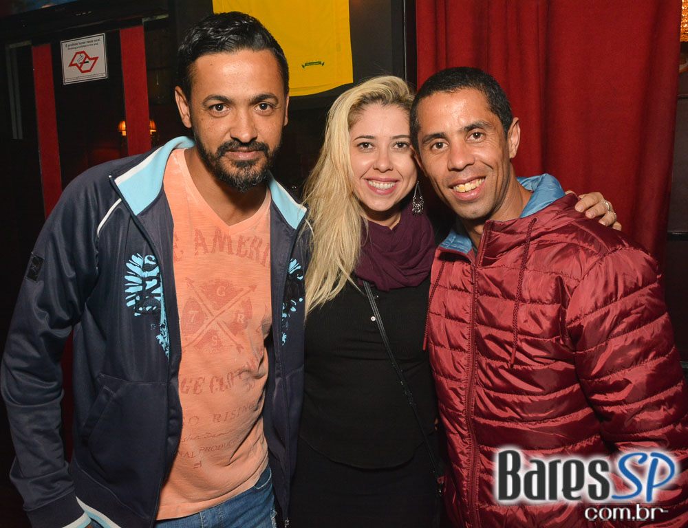 Noite das Divas embalou o sábado com muito Flash Back no Akbar Lounge e Disco Noite das Divas embalou o sábado com muito Flash Back no Akbar Lounge e Disco