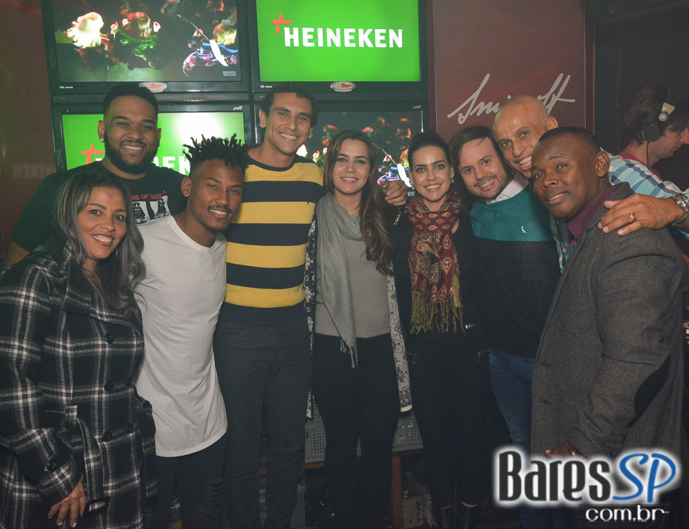 Noite das Divas embalou o sábado com muito Flash Back no Akbar Lounge e Disco Noite das Divas embalou o sábado com muito Flash Back no Akbar Lounge e Disco