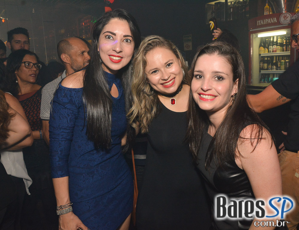 Noite das Divas embalou o sábado com muito Flash Back no Akbar Lounge e Disco Noite das Divas embalou o sábado com muito Flash Back no Akbar Lounge e Disco