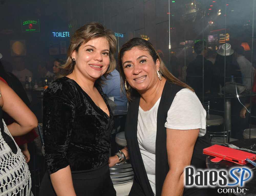 Noite das Divas embalou o sábado com muito Flash Back no Akbar Lounge e Disco Noite das Divas embalou o sábado com muito Flash Back no Akbar Lounge e Disco