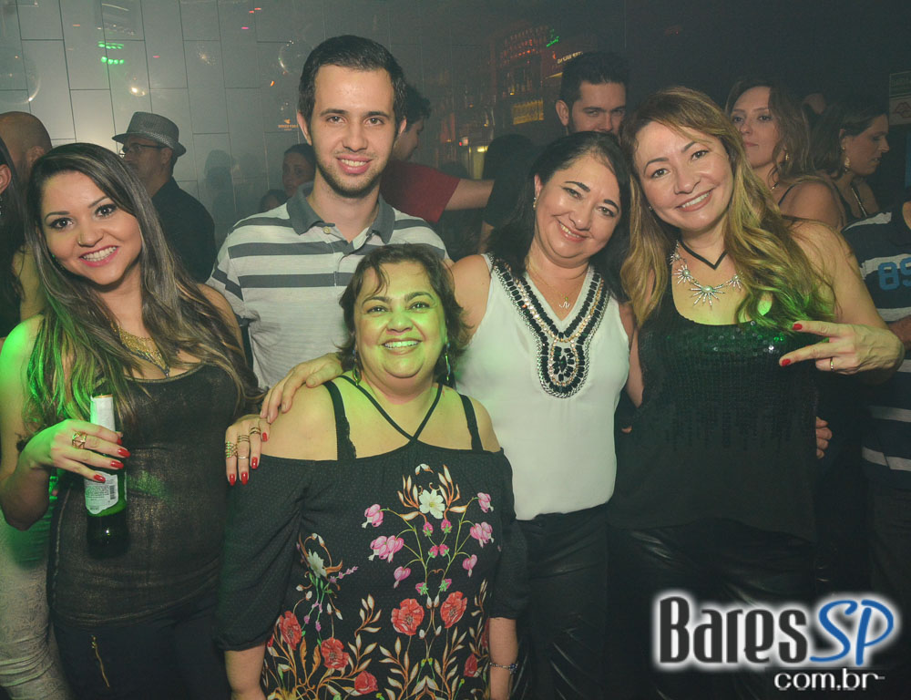 Noite das Divas embalou o sábado com muito Flash Back no Akbar Lounge e Disco Noite das Divas embalou o sábado com muito Flash Back no Akbar Lounge e Disco