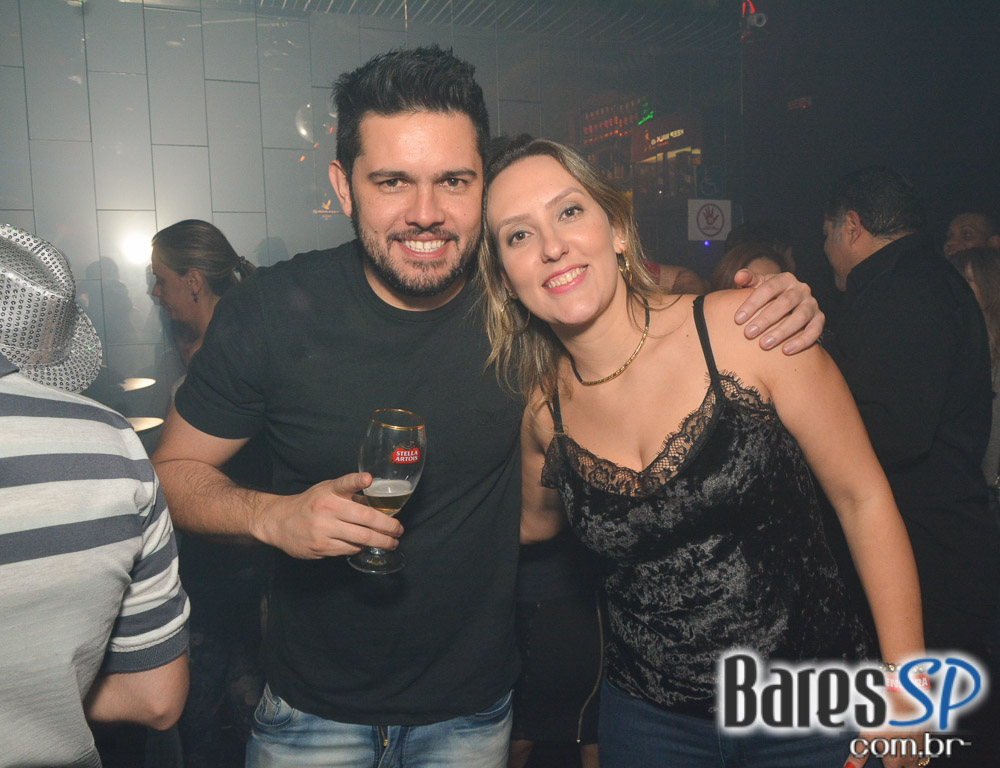 Noite das Divas embalou o sábado com muito Flash Back no Akbar Lounge e Disco Noite das Divas embalou o sábado com muito Flash Back no Akbar Lounge e Disco