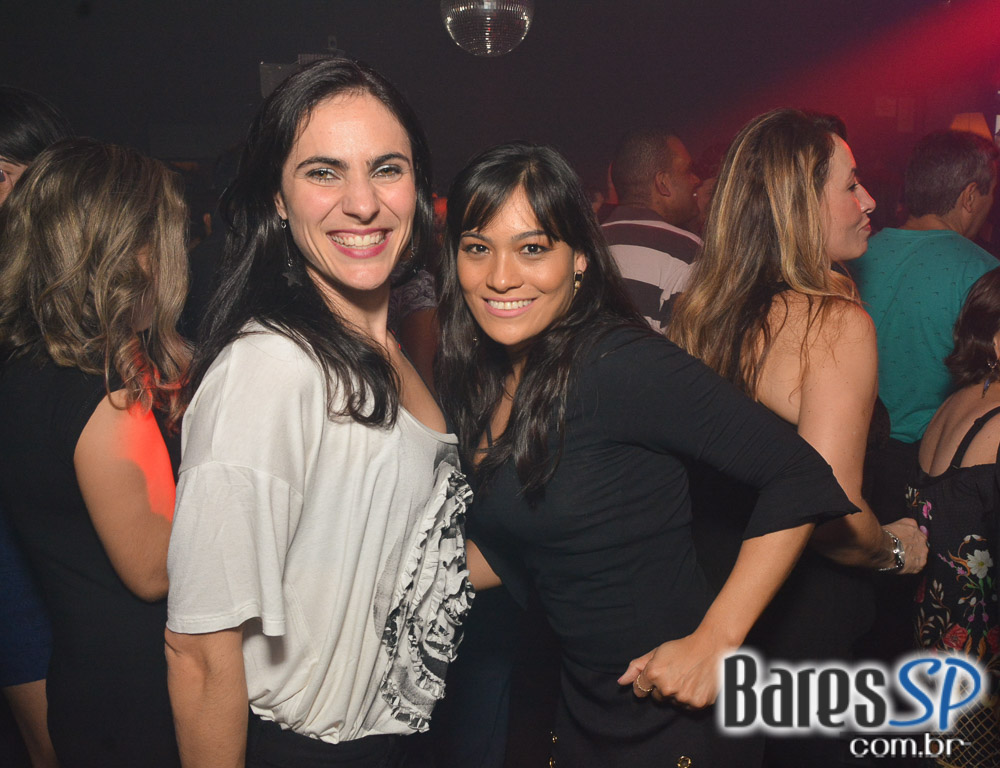 Noite das Divas embalou o sábado com muito Flash Back no Akbar Lounge e Disco Noite das Divas embalou o sábado com muito Flash Back no Akbar Lounge e Disco