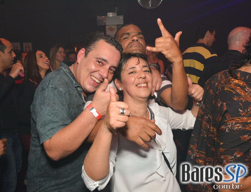 Noite das Divas embalou o sábado com muito Flash Back no Akbar Lounge e Disco Noite das Divas embalou o sábado com muito Flash Back no Akbar Lounge e Disco
