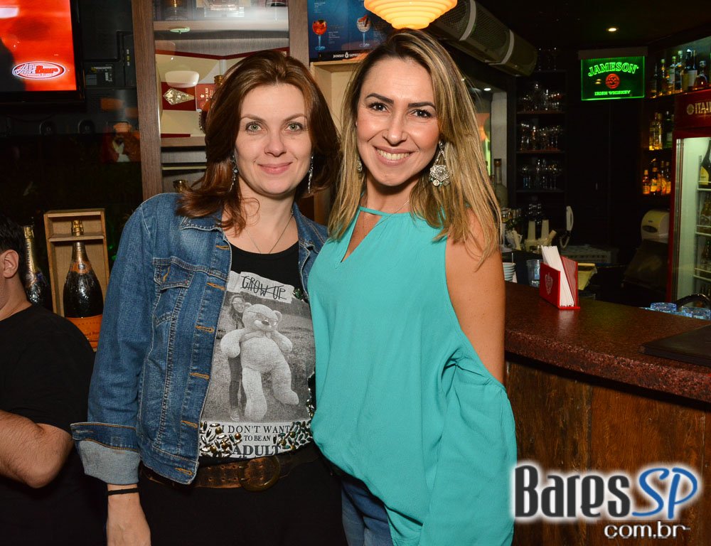 Noite das Divas embalou o sábado com muito Flash Back no Akbar Lounge e Disco Noite das Divas embalou o sábado com muito Flash Back no Akbar Lounge e Disco