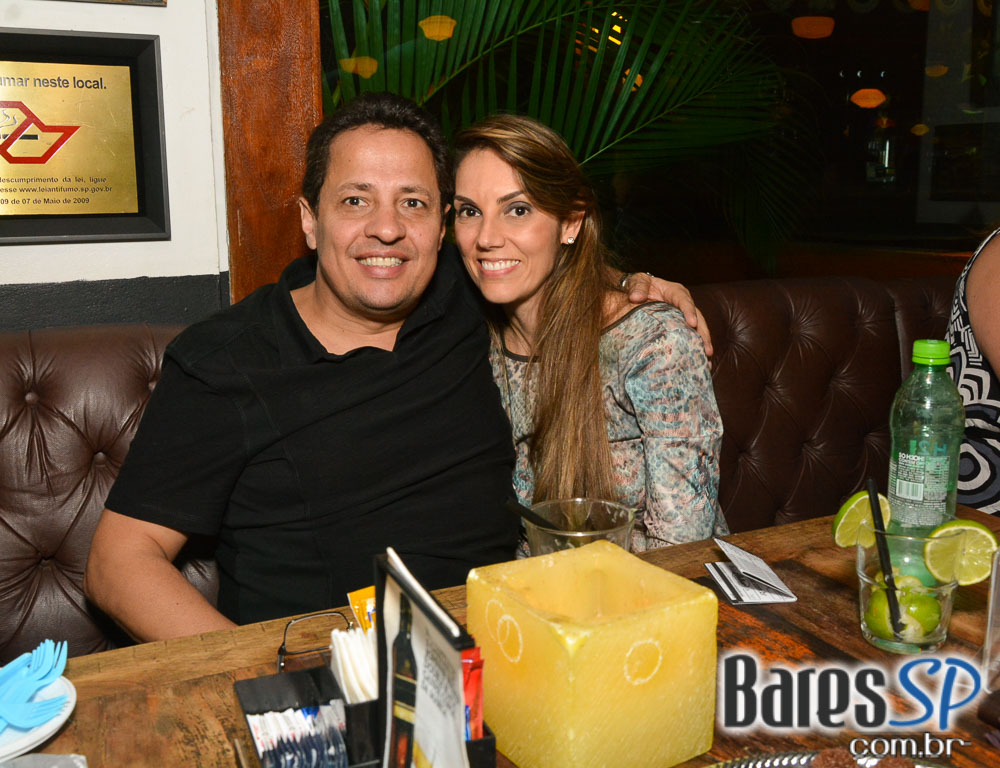 Noite das Divas embalou o sábado com muito Flash Back no Akbar Lounge e Disco Noite das Divas embalou o sábado com muito Flash Back no Akbar Lounge e Disco