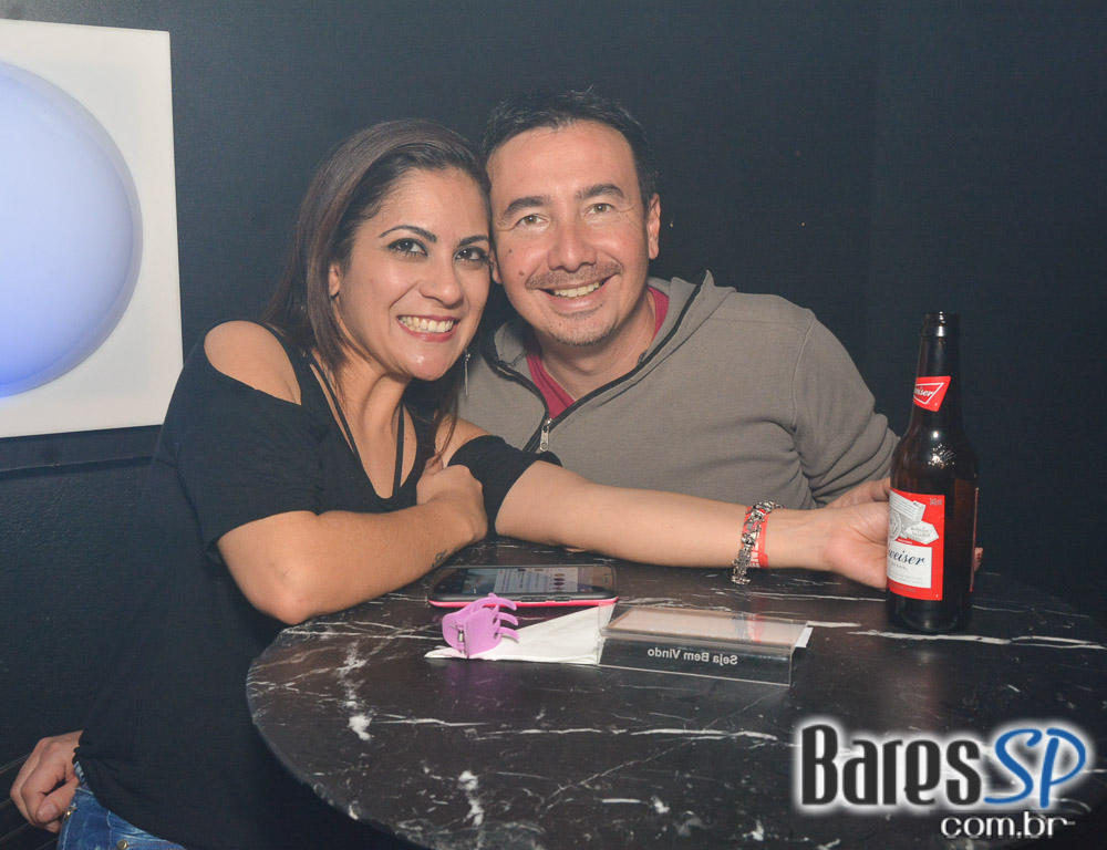 Noite das Divas embalou o sábado com muito Flash Back no Akbar Lounge e Disco Noite das Divas embalou o sábado com muito Flash Back no Akbar Lounge e Disco