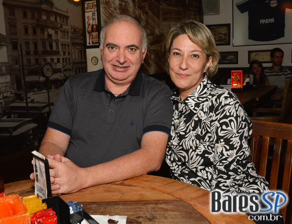 Noite das Divas embalou o sábado com muito Flash Back no Akbar Lounge e Disco Noite das Divas embalou o sábado com muito Flash Back no Akbar Lounge e Disco