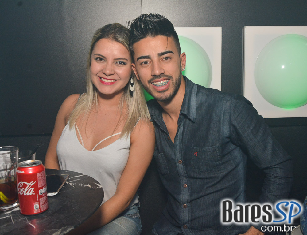 Noite das Divas embalou o sábado com muito Flash Back no Akbar Lounge e Disco Noite das Divas embalou o sábado com muito Flash Back no Akbar Lounge e Disco