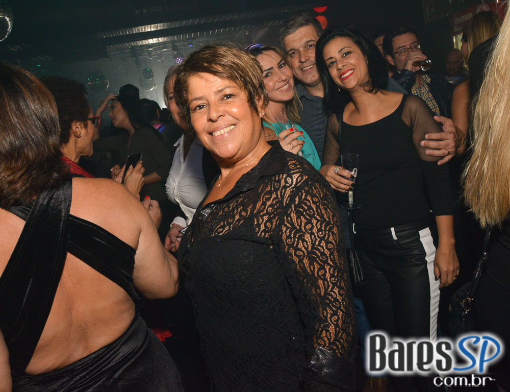 Noite das Divas embalou o sábado com muito Flash Back no Akbar Lounge e Disco Noite das Divas embalou o sábado com muito Flash Back no Akbar Lounge e Disco