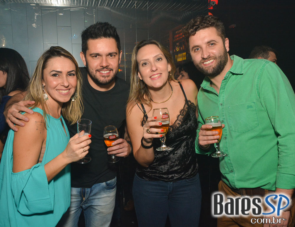 Noite das Divas embalou o sábado com muito Flash Back no Akbar Lounge e Disco Noite das Divas embalou o sábado com muito Flash Back no Akbar Lounge e Disco