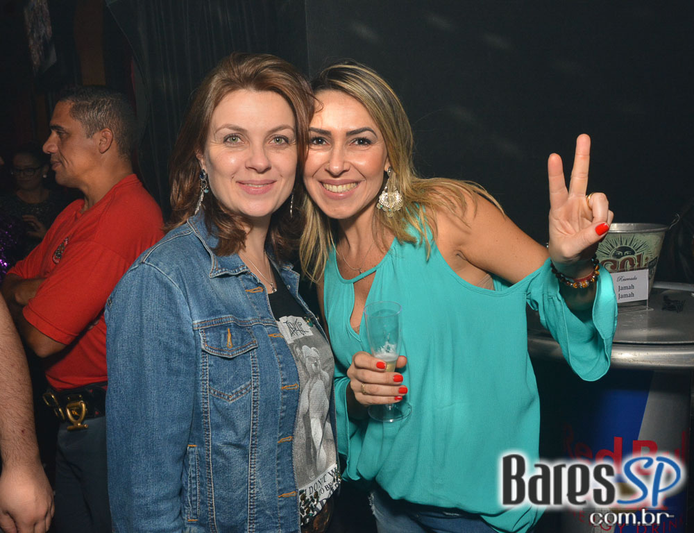 Noite das Divas embalou o sábado com muito Flash Back no Akbar Lounge e Disco Noite das Divas embalou o sábado com muito Flash Back no Akbar Lounge e Disco