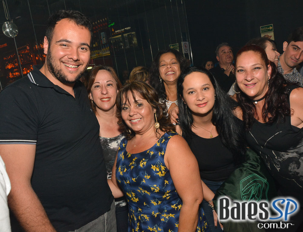 DJs Sandrinho, Zhenna e VJ Daniel Tutunic comandaram a Noite do Pirulito no Akbar Lounge e Disco DJs Sandrinho, Zhenna e VJ Daniel Tutunic comandaram a Noite do Pirulito no Akbar Lounge e Disco