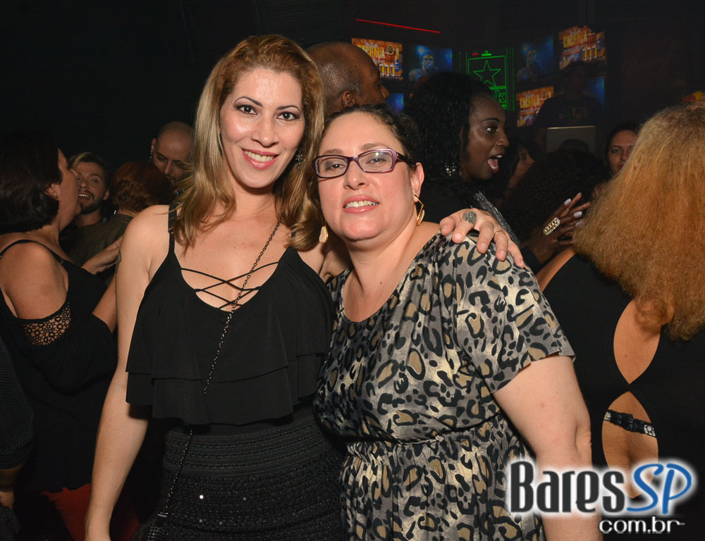 DJs Sandrinho, Zhenna e VJ Daniel Tutunic comandaram a Noite do Pirulito no Akbar Lounge e Disco DJs Sandrinho, Zhenna e VJ Daniel Tutunic comandaram a Noite do Pirulito no Akbar Lounge e Disco