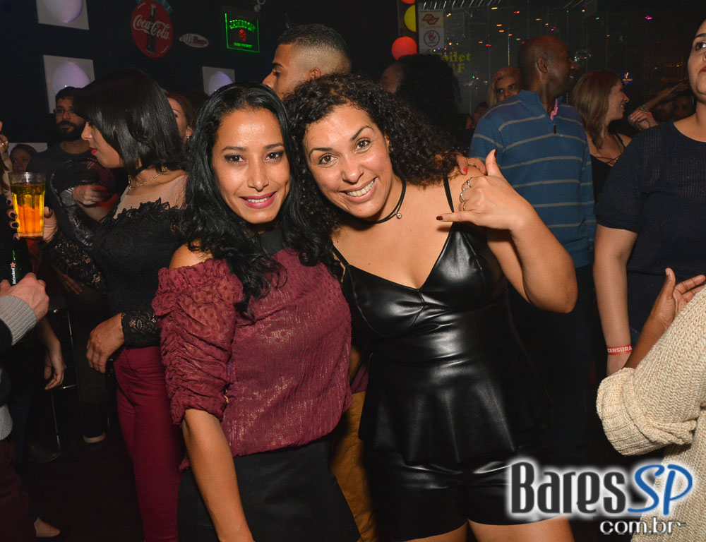 DJs Sandrinho, Zhenna e VJ Daniel Tutunic comandaram a Noite do Pirulito no Akbar Lounge e Disco DJs Sandrinho, Zhenna e VJ Daniel Tutunic comandaram a Noite do Pirulito no Akbar Lounge e Disco