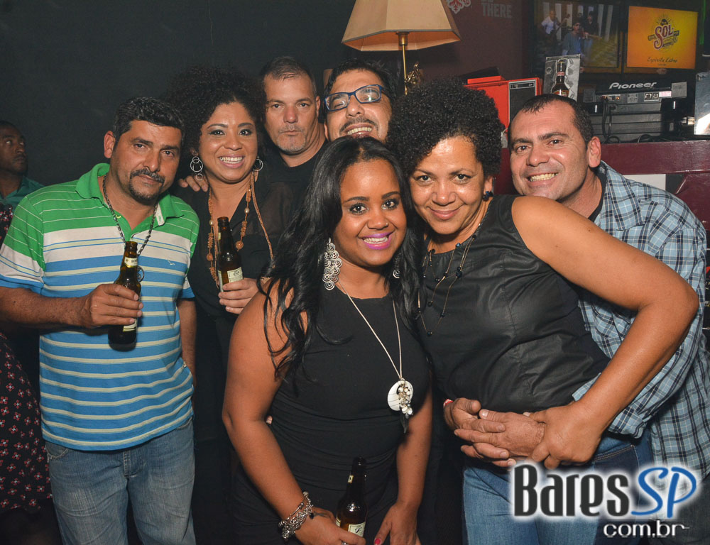 DJs Sandrinho, Zhenna e VJ Daniel Tutunic comandaram a Noite do Pirulito no Akbar Lounge e Disco DJs Sandrinho, Zhenna e VJ Daniel Tutunic comandaram a Noite do Pirulito no Akbar Lounge e Disco