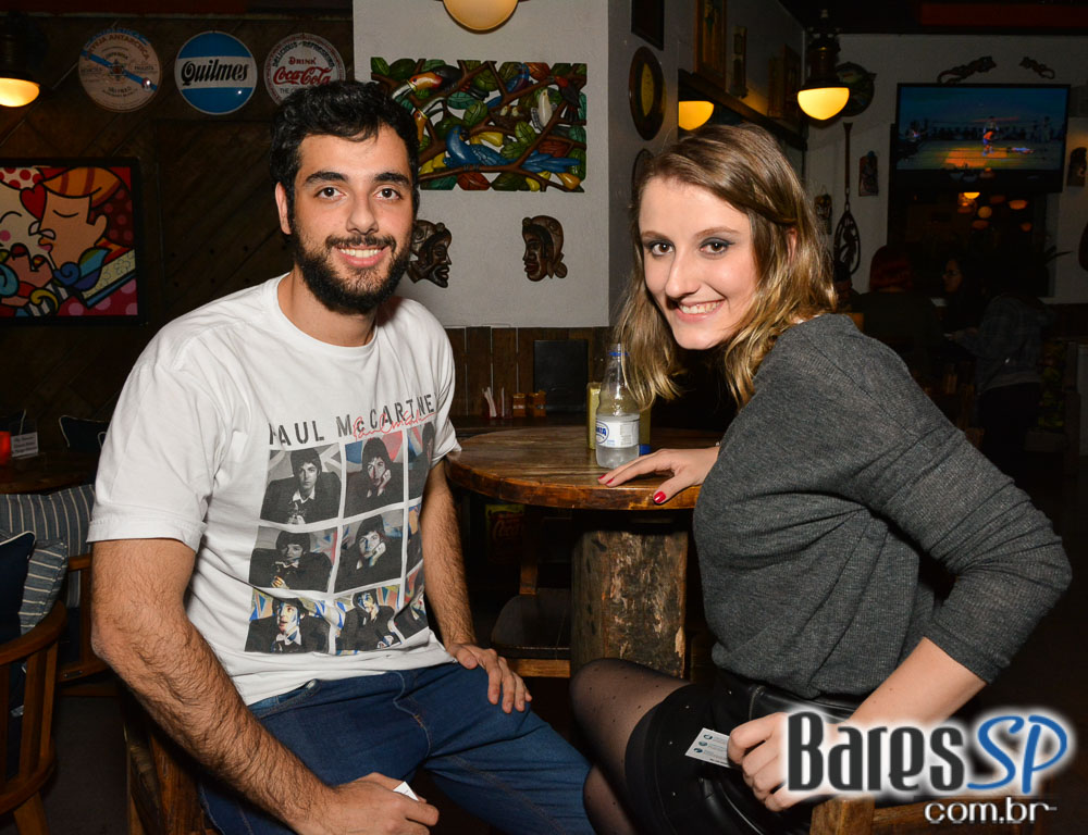 DJs Sandrinho, Zhenna e VJ Daniel Tutunic comandaram a Noite do Pirulito no Akbar Lounge e Disco DJs Sandrinho, Zhenna e VJ Daniel Tutunic comandaram a Noite do Pirulito no Akbar Lounge e Disco