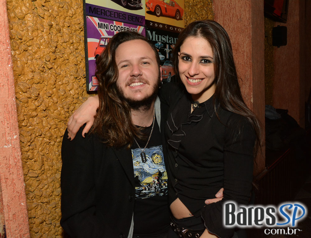 William Kim e Banda Vih animaram a noite com pop rock no Republic Pub William Kim e Banda Vih animaram a noite com pop rock no Republic Pub