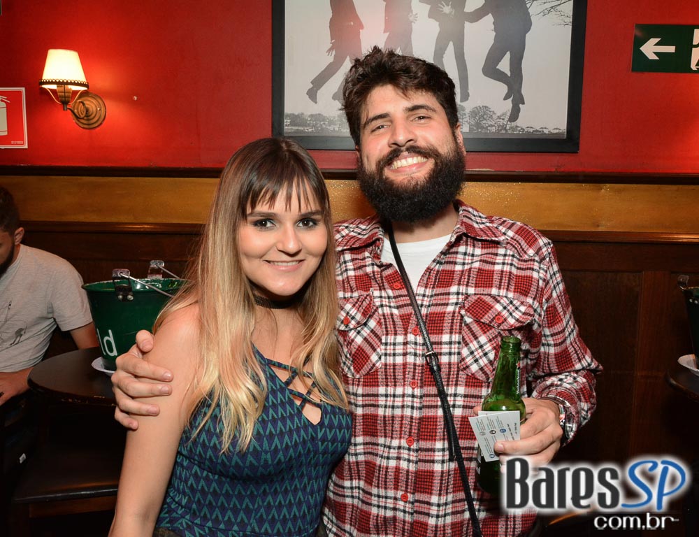 William Kim e Banda Vih animaram a noite com pop rock no Republic Pub William Kim e Banda Vih animaram a noite com pop rock no Republic Pub