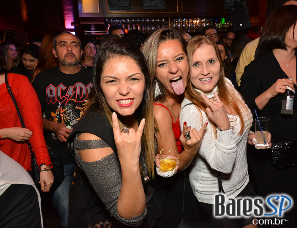 Banda Zero Onze e Sal Vincent animaram a noite com muito rock no Republic Pub Banda Zero Onze e Sal Vincent animaram a noite com muito rock no Republic Pub