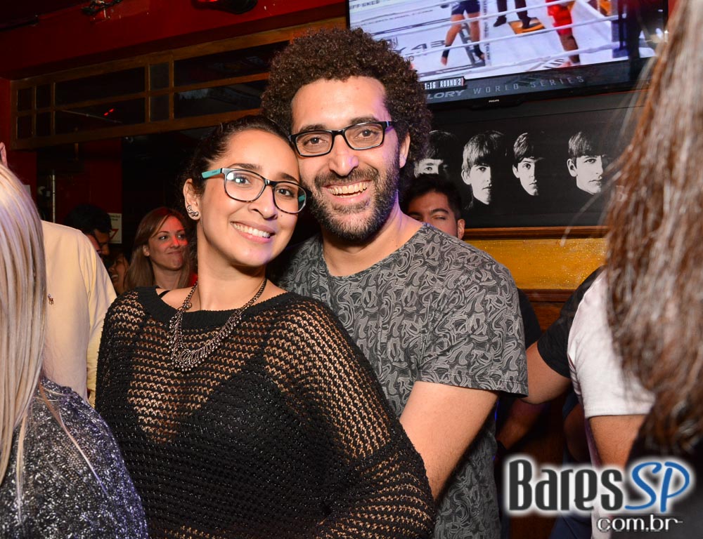 Banda Zero Onze e Sal Vincent animaram a noite com muito rock no Republic Pub Banda Zero Onze e Sal Vincent animaram a noite com muito rock no Republic Pub