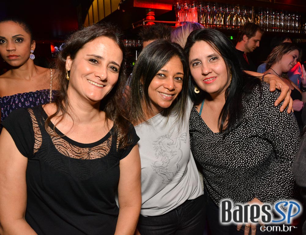 Banda Zero Onze e Sal Vincent animaram a noite com muito rock no Republic Pub Banda Zero Onze e Sal Vincent animaram a noite com muito rock no Republic Pub