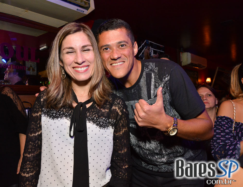 Banda Zero Onze e Sal Vincent animaram a noite com muito rock no Republic Pub Banda Zero Onze e Sal Vincent animaram a noite com muito rock no Republic Pub