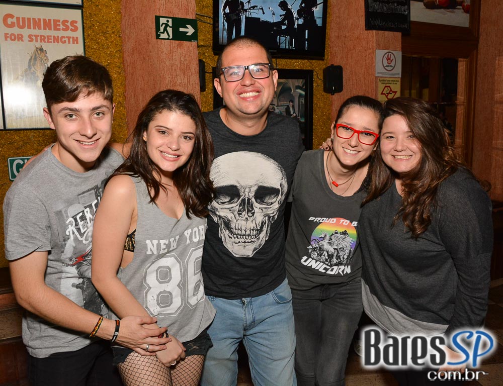 Banda Zero Onze e Sal Vincent animaram a noite com muito rock no Republic Pub Banda Zero Onze e Sal Vincent animaram a noite com muito rock no Republic Pub