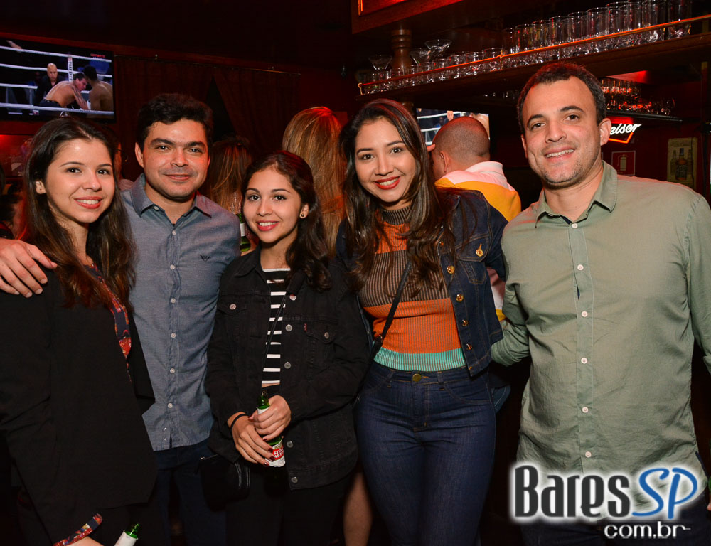 Banda Zero Onze e Sal Vincent animaram a noite com muito rock no Republic Pub Banda Zero Onze e Sal Vincent animaram a noite com muito rock no Republic Pub