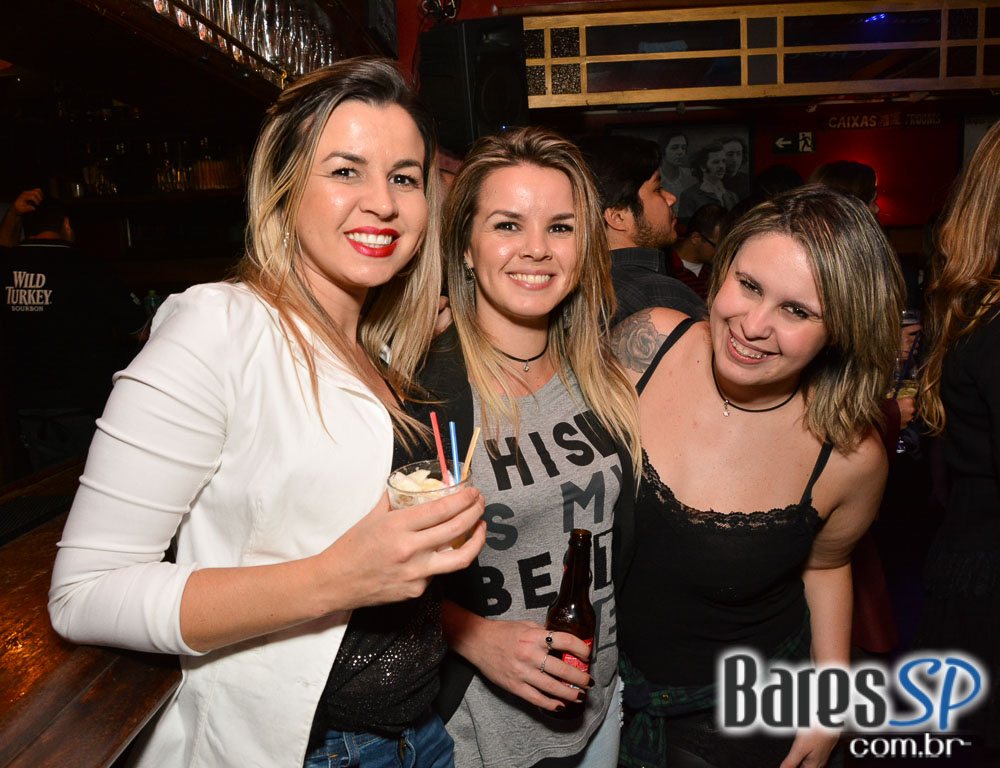 Banda Zero Onze e Sal Vincent animaram a noite com muito rock no Republic Pub Banda Zero Onze e Sal Vincent animaram a noite com muito rock no Republic Pub