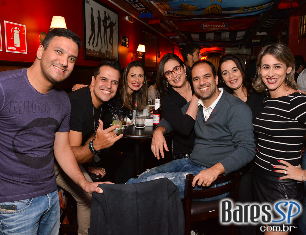 Banda Zero Onze e Sal Vincent animaram a noite com muito rock no Republic Pub Banda Zero Onze e Sal Vincent animaram a noite com muito rock no Republic Pub