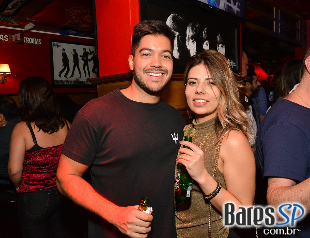 Banda Zero Onze e Sal Vincent animaram a noite com muito rock no Republic Pub Banda Zero Onze e Sal Vincent animaram a noite com muito rock no Republic Pub