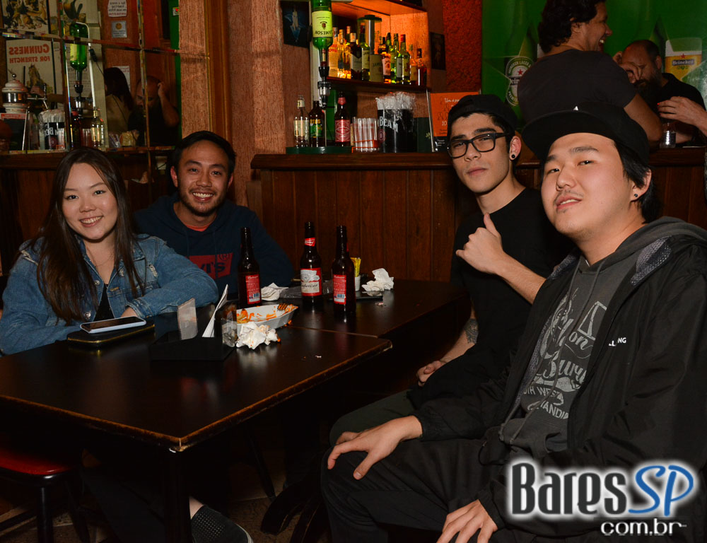 Banda Zero Onze e Sal Vincent animaram a noite com muito rock no Republic Pub Banda Zero Onze e Sal Vincent animaram a noite com muito rock no Republic Pub