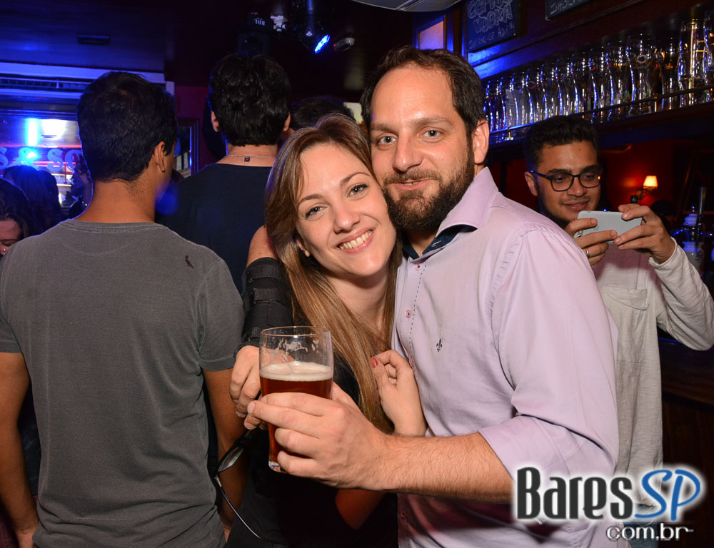 Banda Zero Onze e Sal Vincent animaram a noite com muito rock no Republic Pub Banda Zero Onze e Sal Vincent animaram a noite com muito rock no Republic Pub