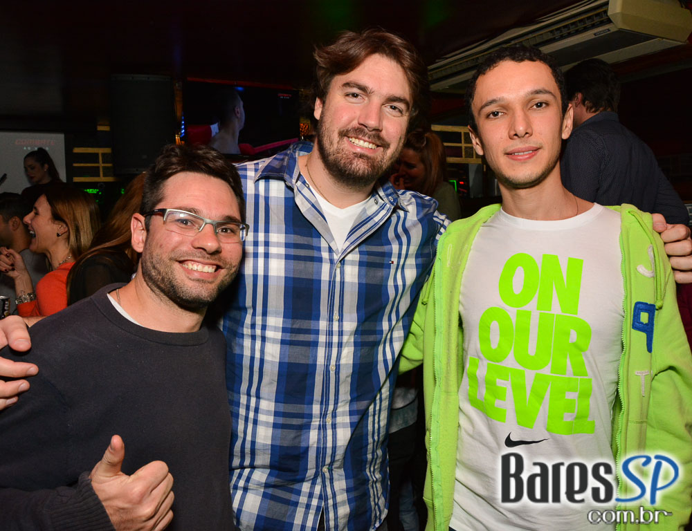 Banda Vih e William Kim comandaram a noite com muito rock no Banda Vih e William Kim comandaram a noite com muito rock no