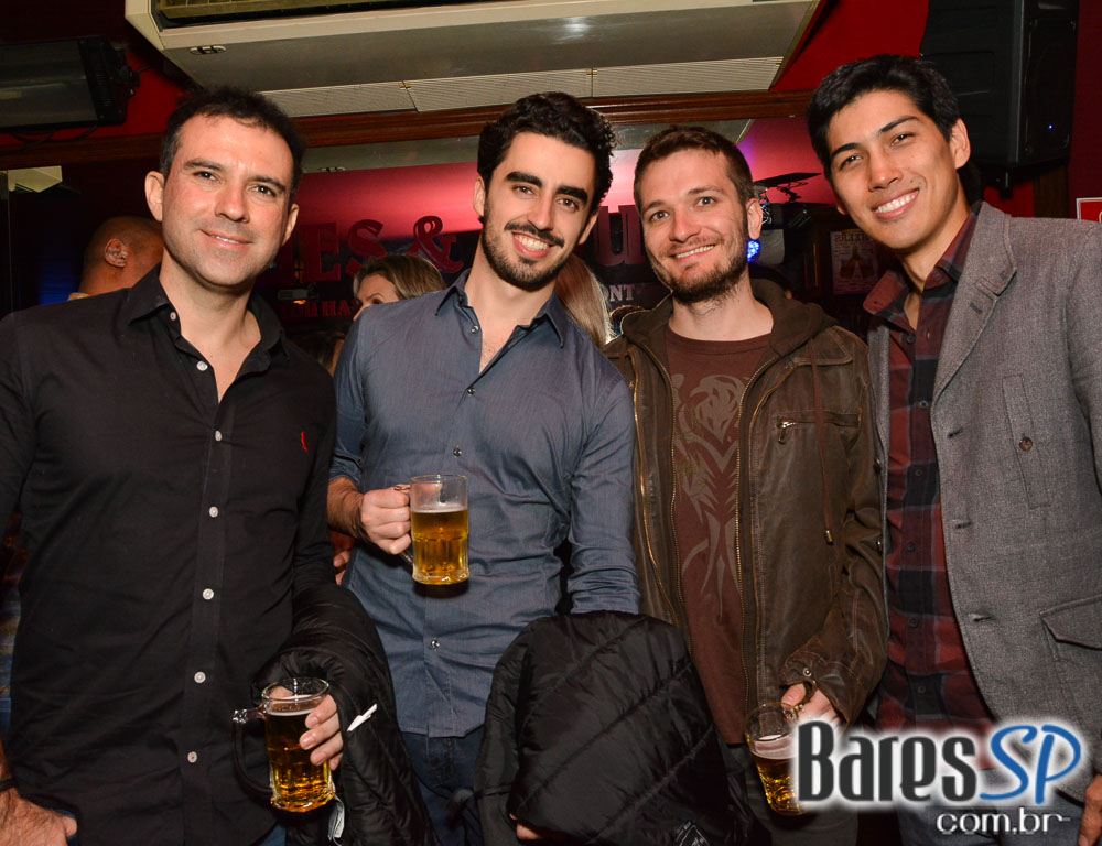 Banda Vih e William Kim comandaram a noite com muito rock no Banda Vih e William Kim comandaram a noite com muito rock no