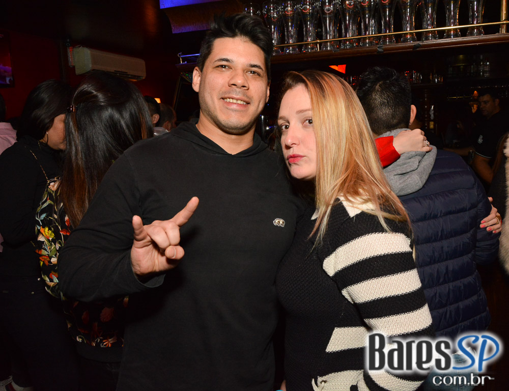 Banda Vih e William Kim comandaram a noite com muito rock no Banda Vih e William Kim comandaram a noite com muito rock no