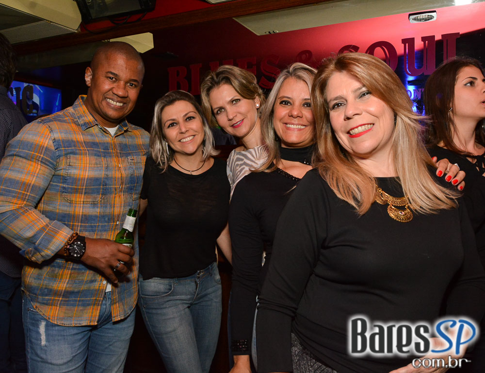 Banda Vih e William Kim comandaram a noite com muito rock no Banda Vih e William Kim comandaram a noite com muito rock no