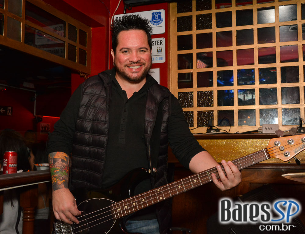 Banda Vih e William Kim comandaram a noite com muito rock no Banda Vih e William Kim comandaram a noite com muito rock no