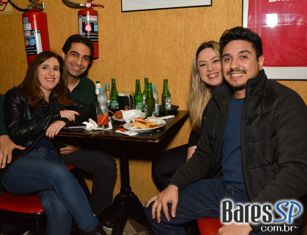 Banda Vih e William Kim comandaram a noite com muito rock no Banda Vih e William Kim comandaram a noite com muito rock no