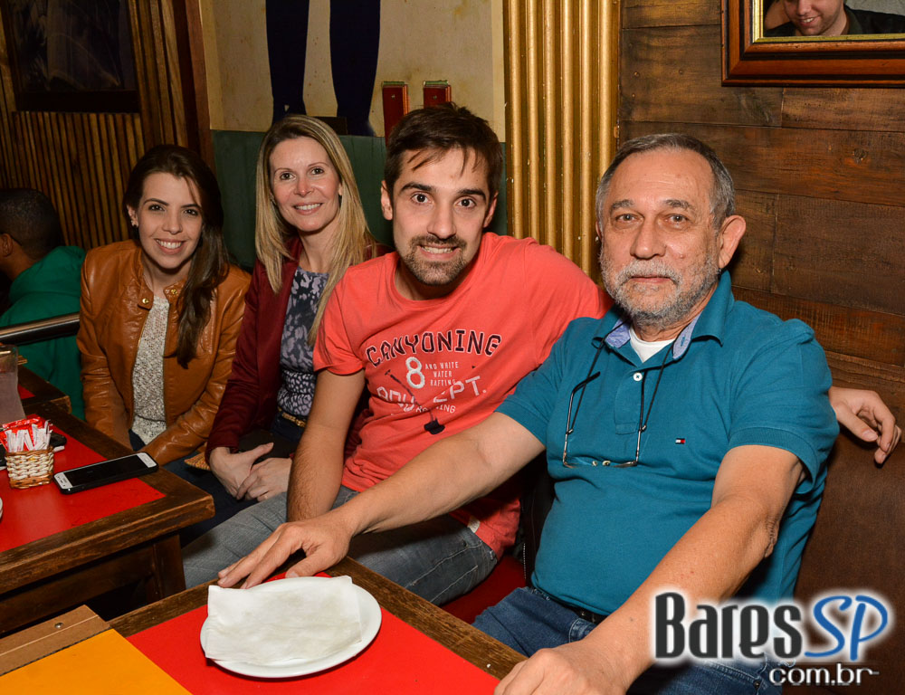 Thiago Filippe & VMB e Dec 19 com muito soul music e pop rock animaram a noite do Ton Ton Jazz Thiago Filippe & VMB e Dec 19 com muito soul music e pop rock animaram a noite do Ton Ton Jazz