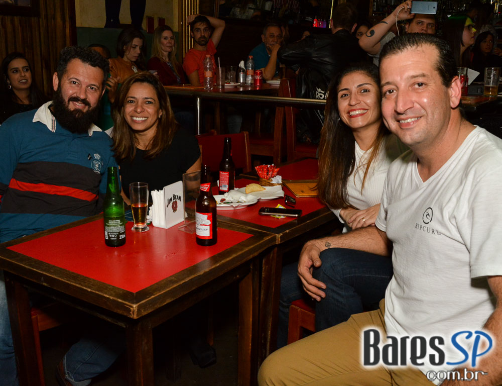 Thiago Filippe & VMB e Dec 19 com muito soul music e pop rock animaram a noite do Ton Ton Jazz Thiago Filippe & VMB e Dec 19 com muito soul music e pop rock animaram a noite do Ton Ton Jazz