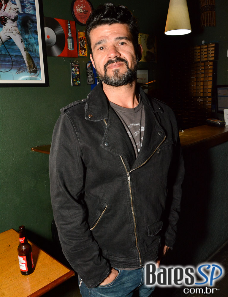 Thiago Filippe & VMB e Dec 19 com muito soul music e pop rock animaram a noite do Ton Ton Jazz Thiago Filippe & VMB e Dec 19 com muito soul music e pop rock animaram a noite do Ton Ton Jazz