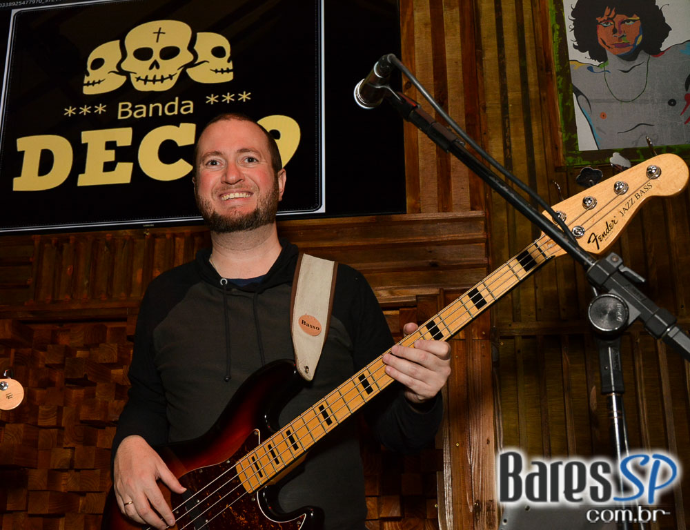 Thiago Filippe & VMB e Dec 19 com muito soul music e pop rock animaram a noite do Ton Ton Jazz Thiago Filippe & VMB e Dec 19 com muito soul music e pop rock animaram a noite do Ton Ton Jazz